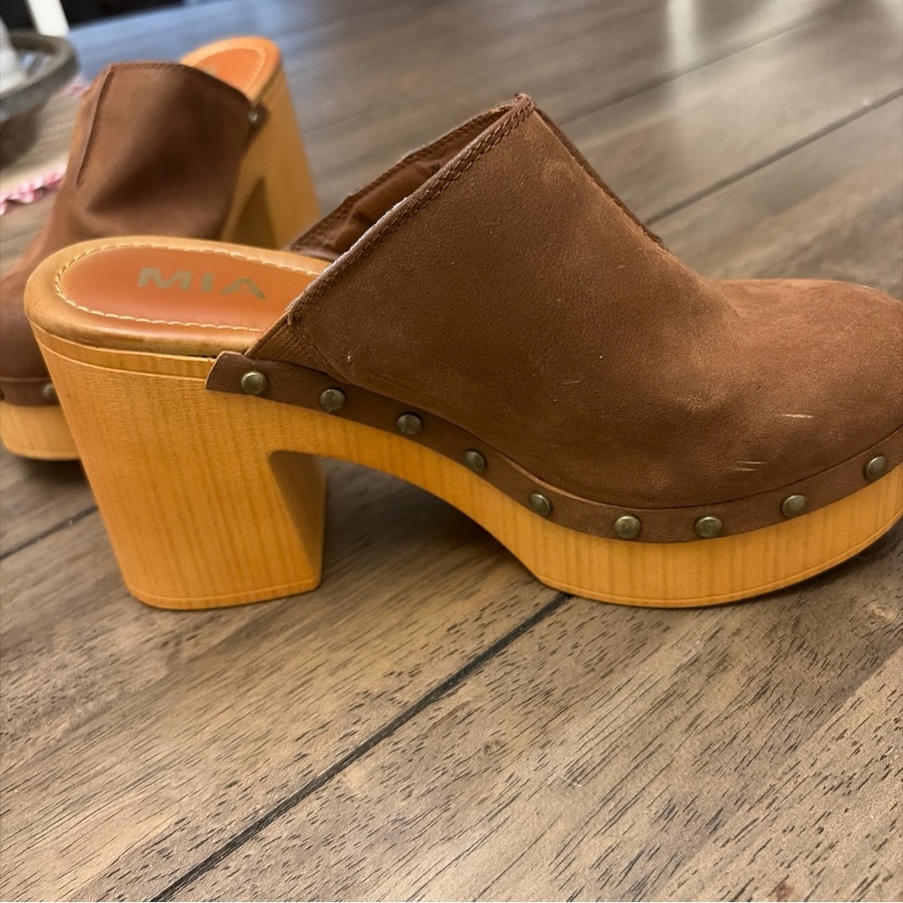 MIA Brown Platform Clogs Studded Wooden Heel Slip On Boho Women’s Size 7